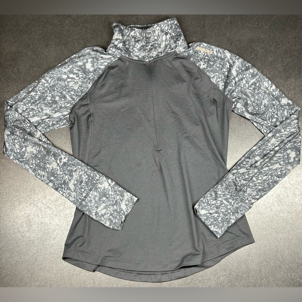 Brooks Women's Size XS Dash 1/2 Zip Black Marble Long Sleeve Activewear Pullover